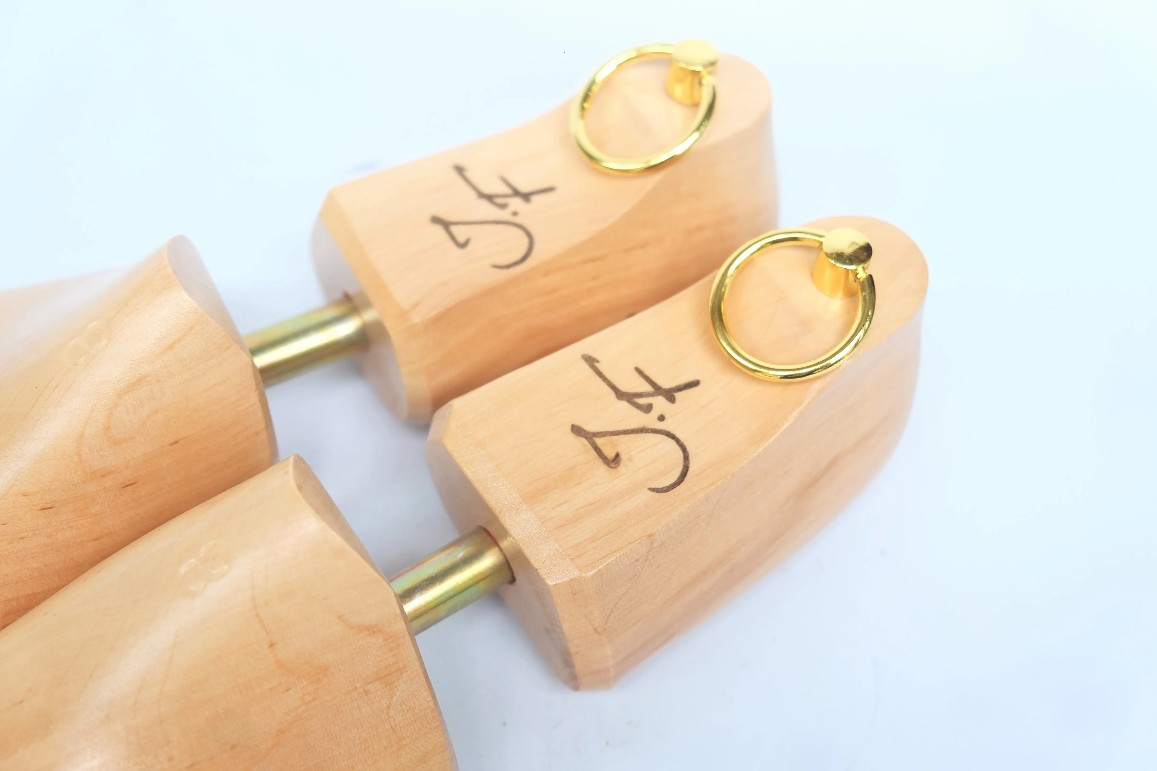 Alderwood Shoe Trees - Lightweight Version Natural - Brass Rings