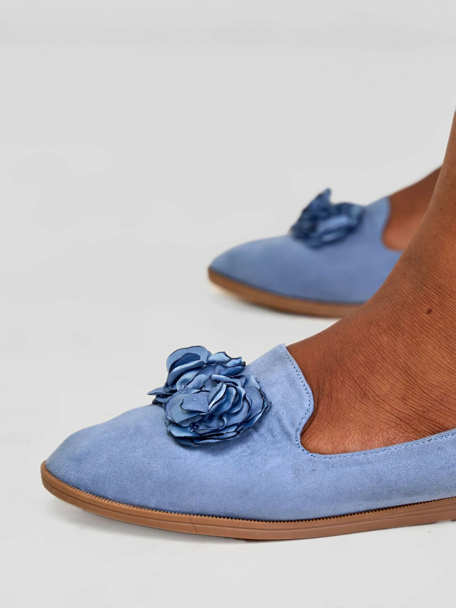 Be Unique Timeless Flowerhead Loafer - Blue