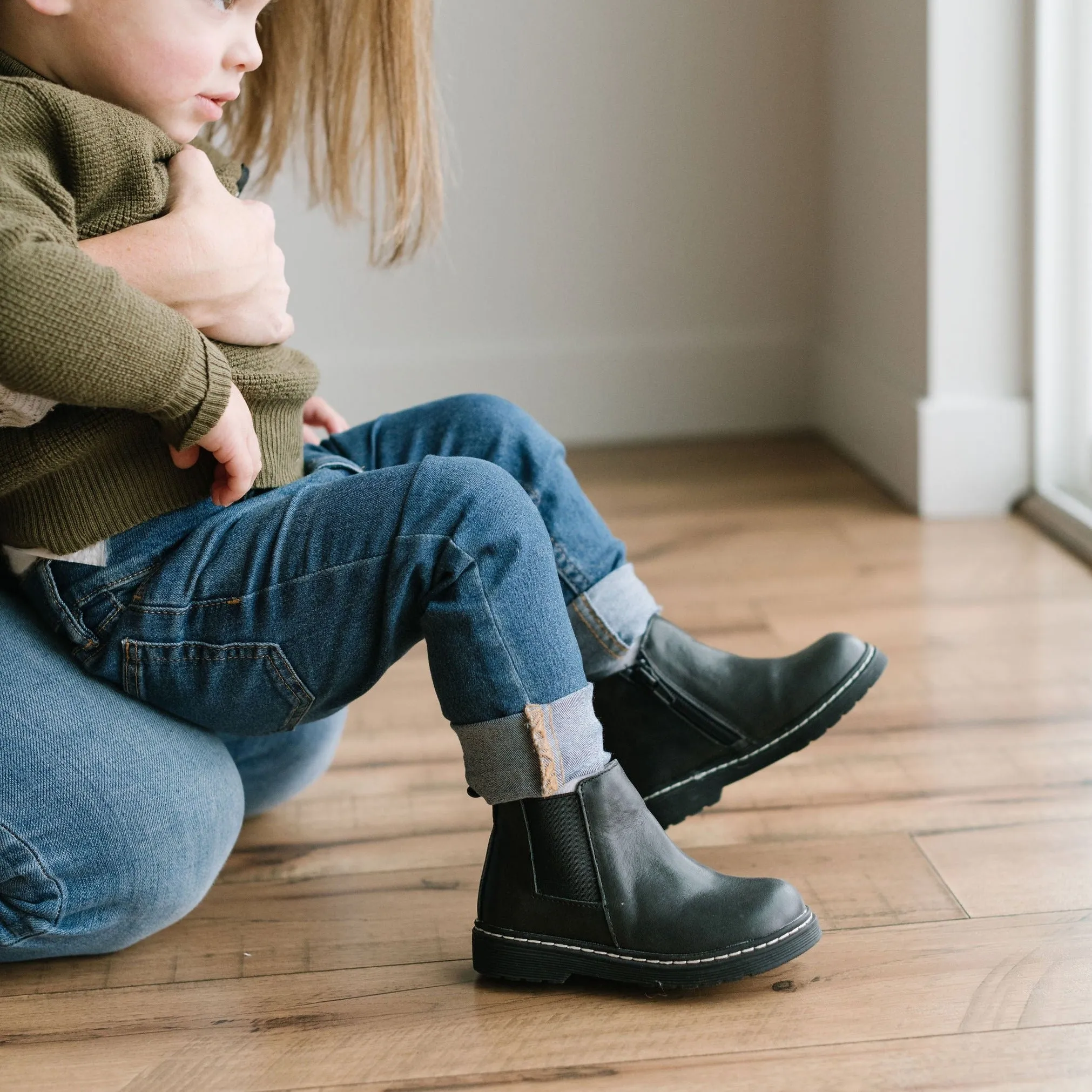 Black - Chelsea Boot - Hard Sole