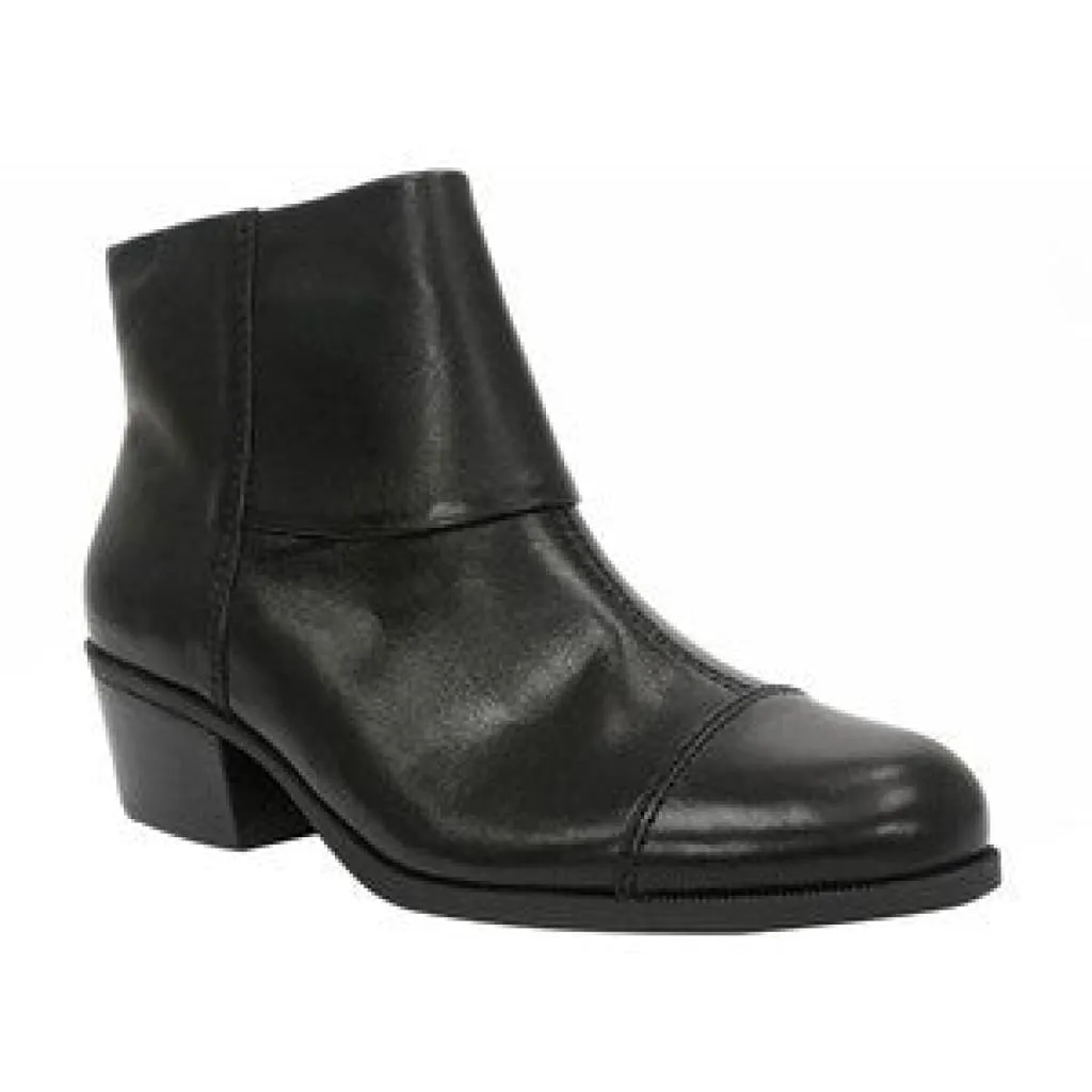 ELLEN TRACY Women's Randa  Ankle Boot - Black Leather -8M