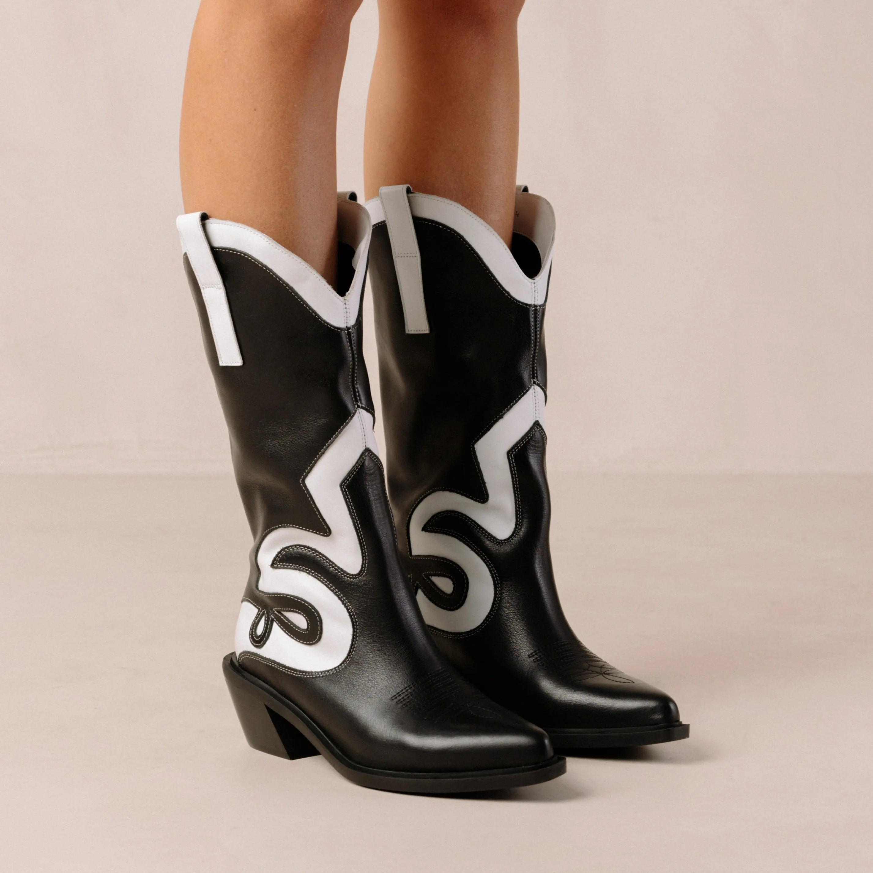 Mount Texas Black White Leather Boots