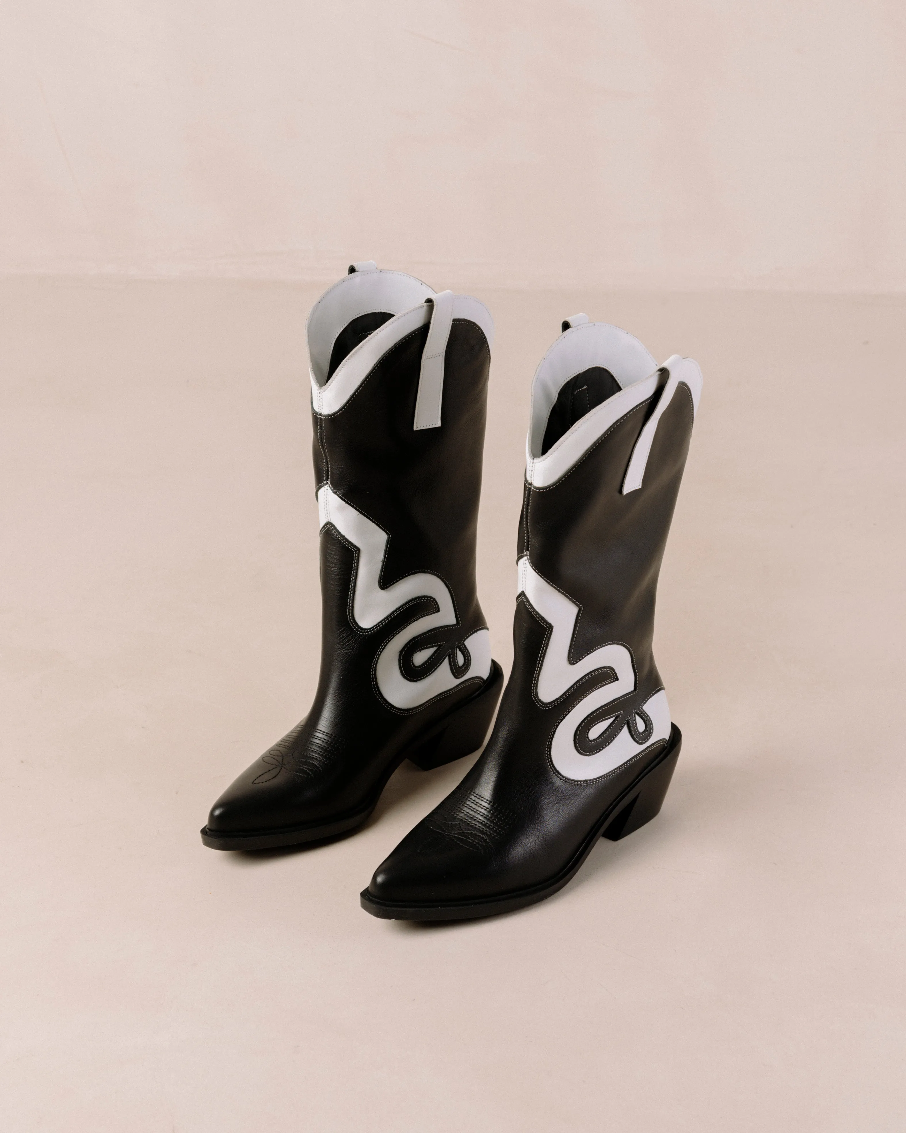 Mount Texas Black White Leather Boots