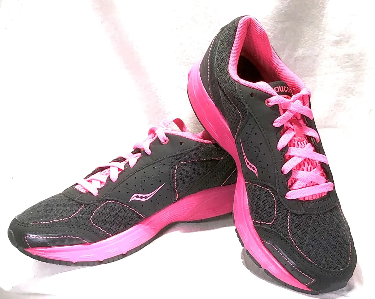 SAUCONY Women's Grid  OutDuel Running Shoe - Preowned