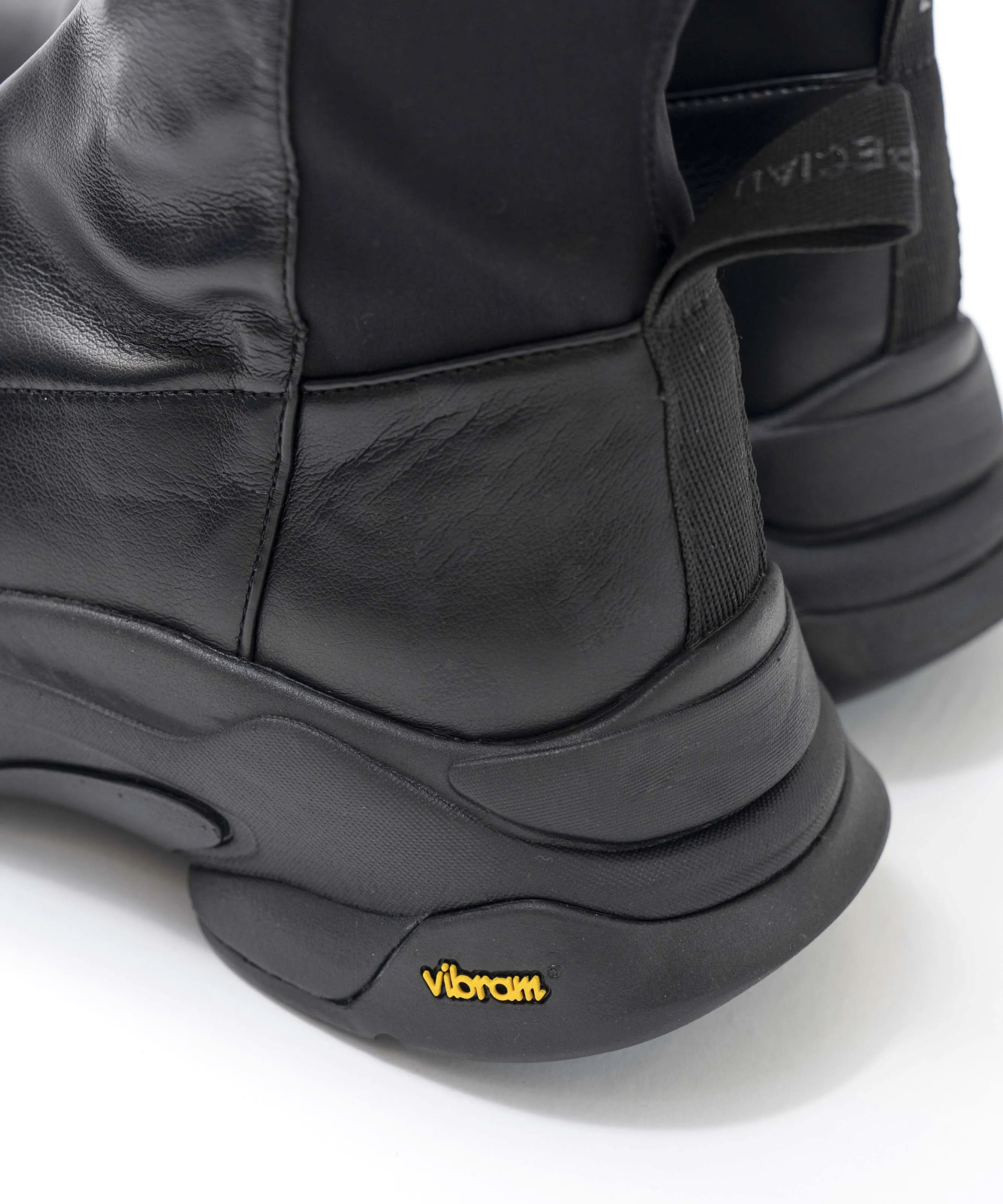 Vibram Stretch Boots