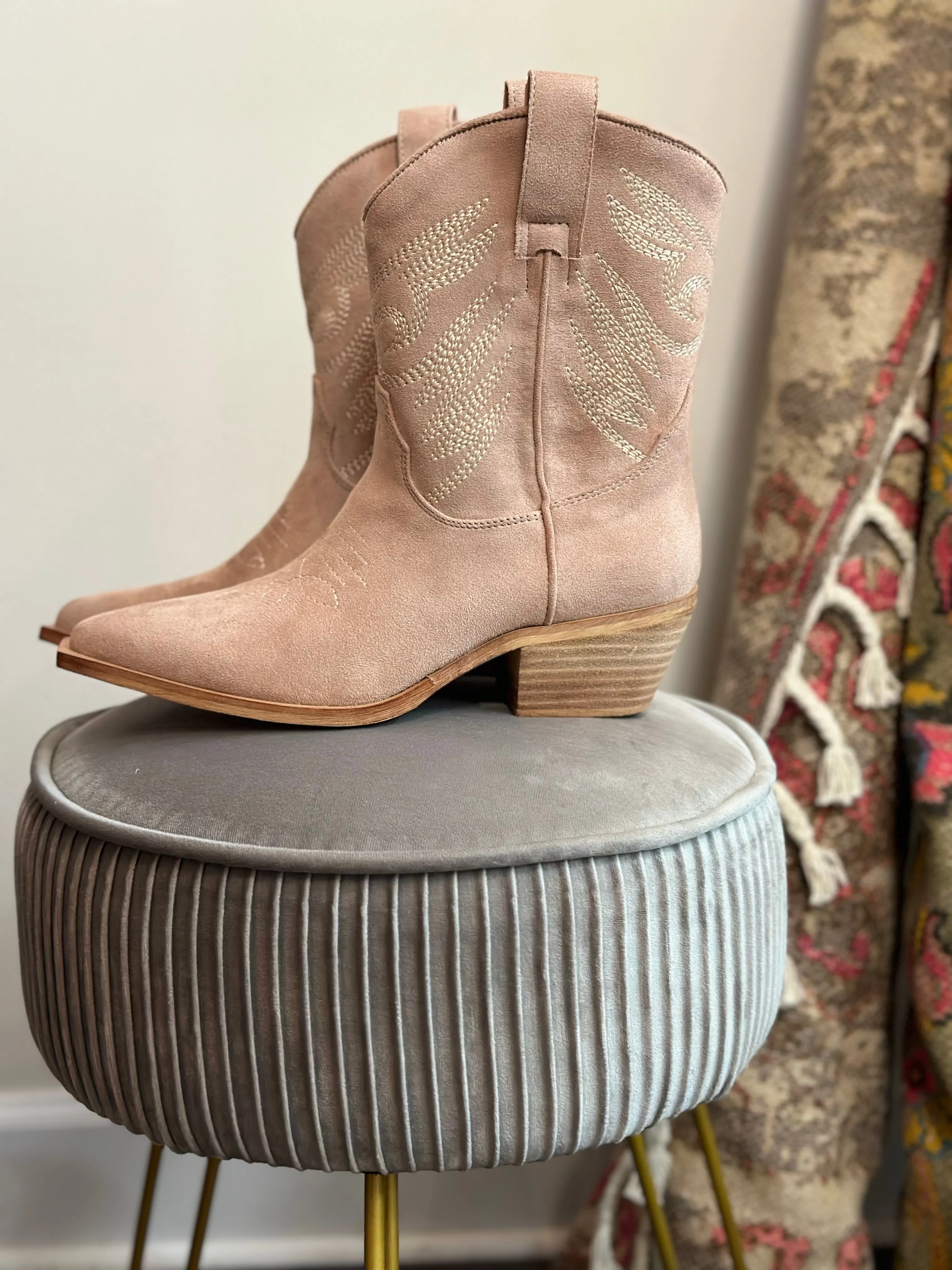 Zahara Boots - Rose Suede